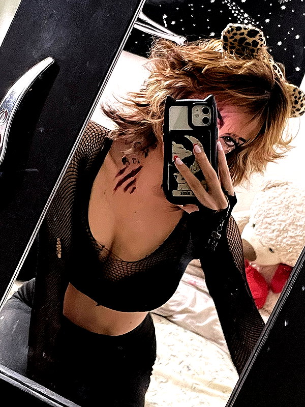 shevaal_x instagram image archive image