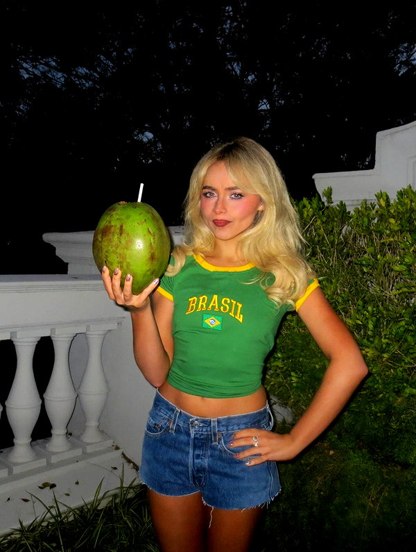 sabrinacarpenter instagram image archive image