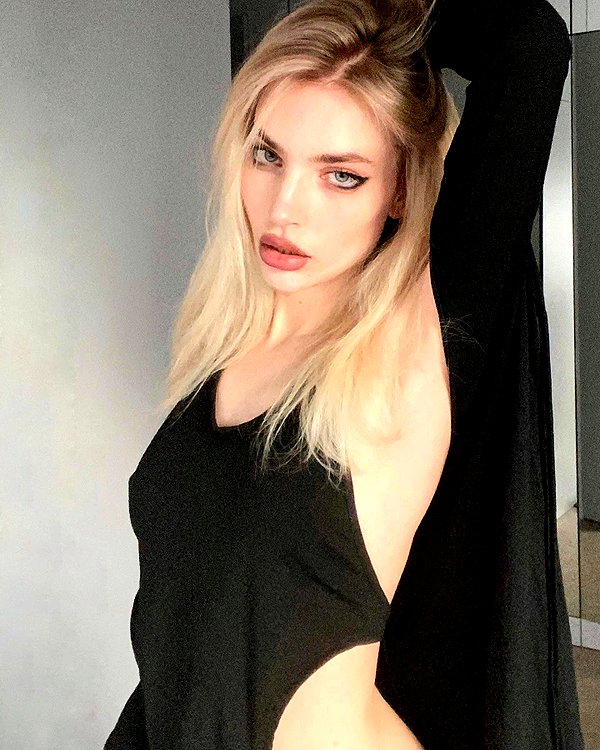 anya4everr instagram image archive image