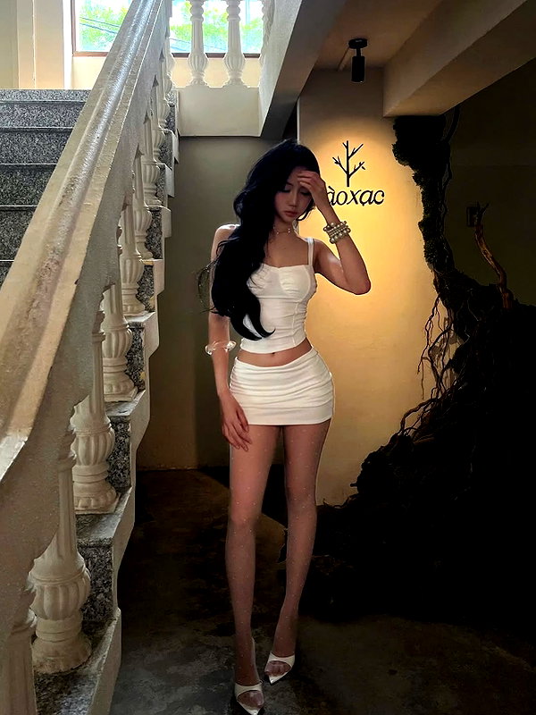 lyhythuedoxinh instagram image archive image