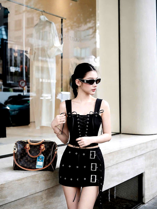 lyhythuedoxinh instagram image archive image