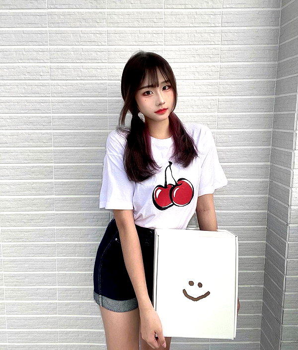 lai_931201 instagram image archive image