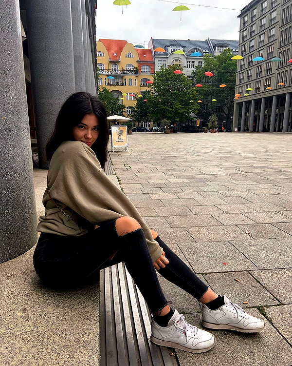 vanessa.rhd instagram image archive image