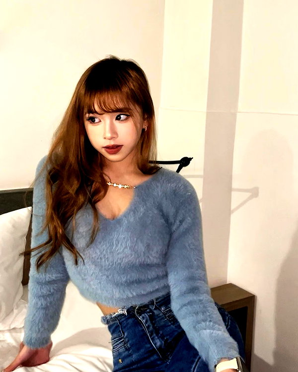 e.shao_417 instagram image archive image