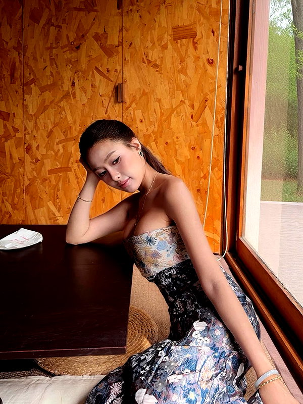 lyhythuedoxinh instagram image archive image