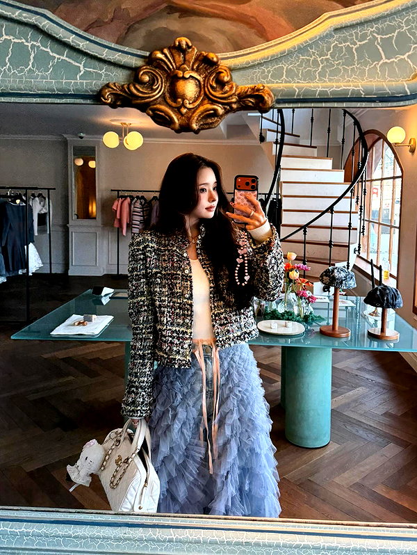 dear.zia instagram image archive image