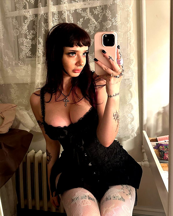 kaitfuckinglyn instagram image archive image