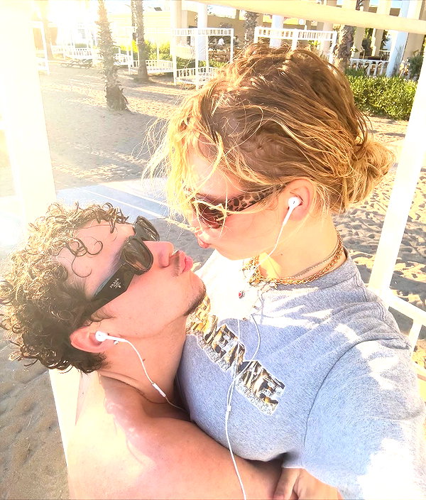 leni.bahr instagram image archive image