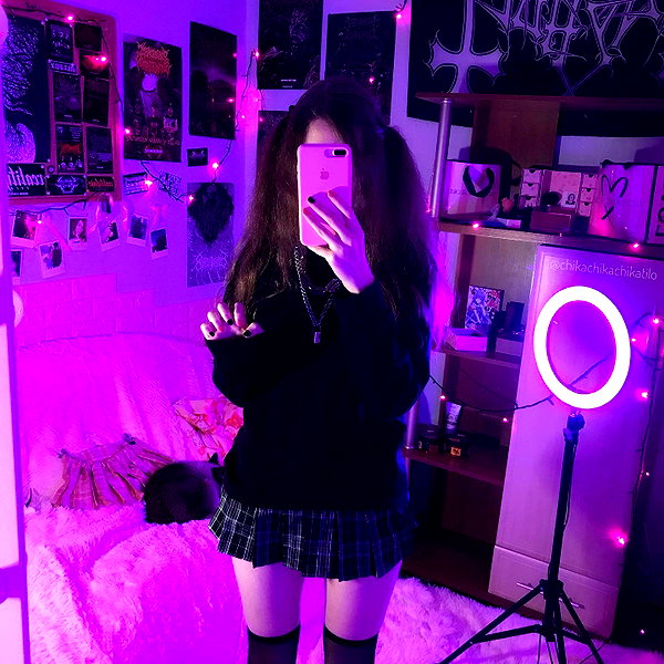 tiny.eviluv instagram image archive image