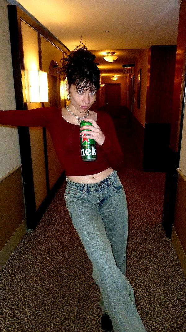 romi_henenson instagram image archive image