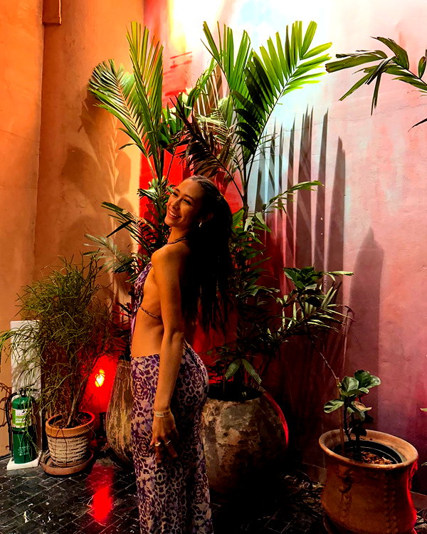 cait.knight instagram image archive image