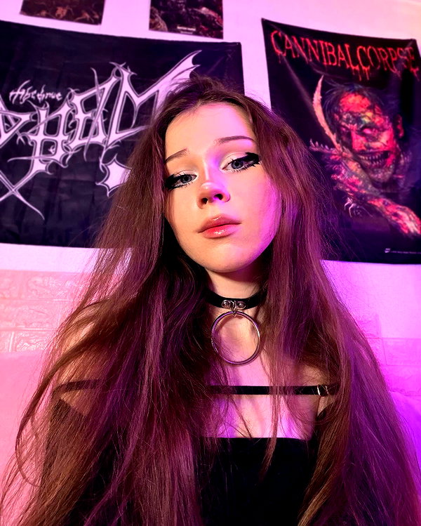 tiny.eviluv instagram image archive image