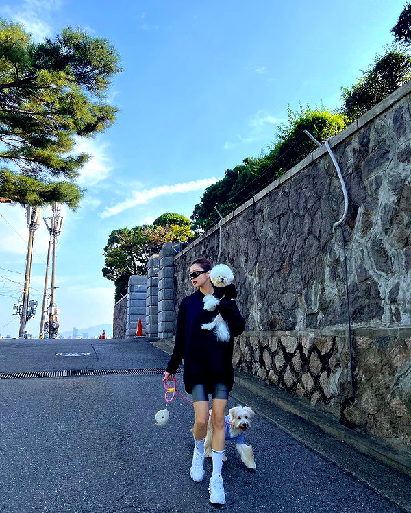 dear.zia instagram image archive image