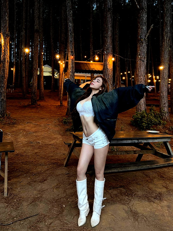 lyhythuedoxinh instagram image archive image