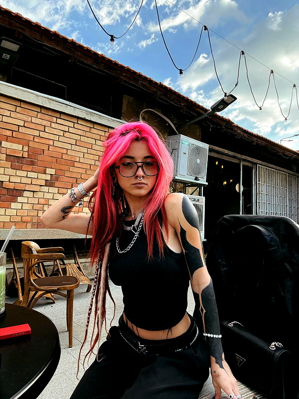 shaharo__._ instagram image archive image
