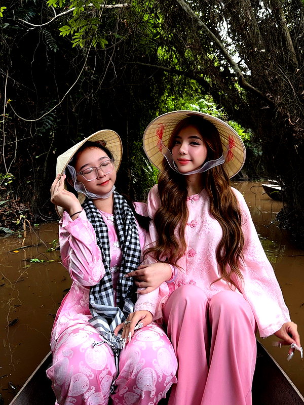 lyhythuedoxinh instagram image archive image