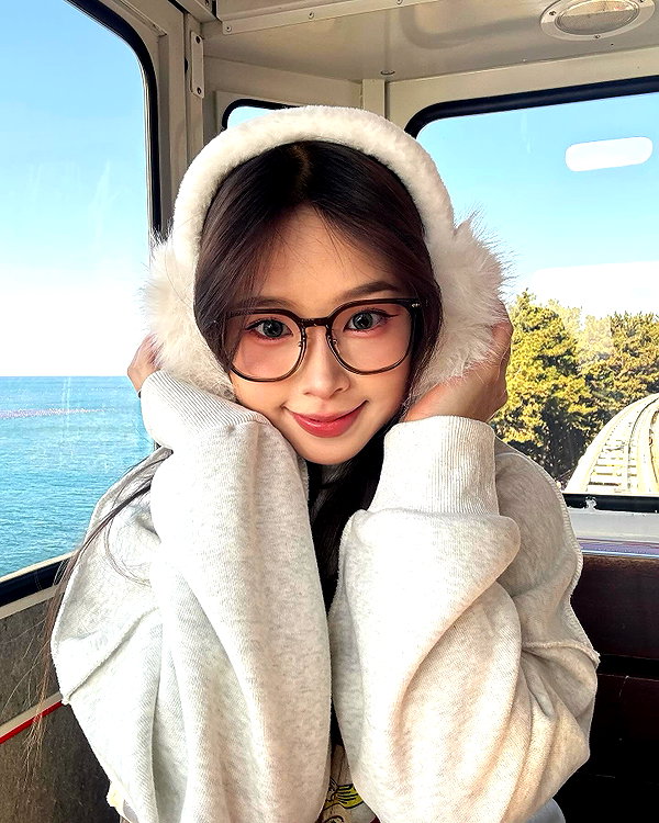 e.shao_417 instagram image archive image
