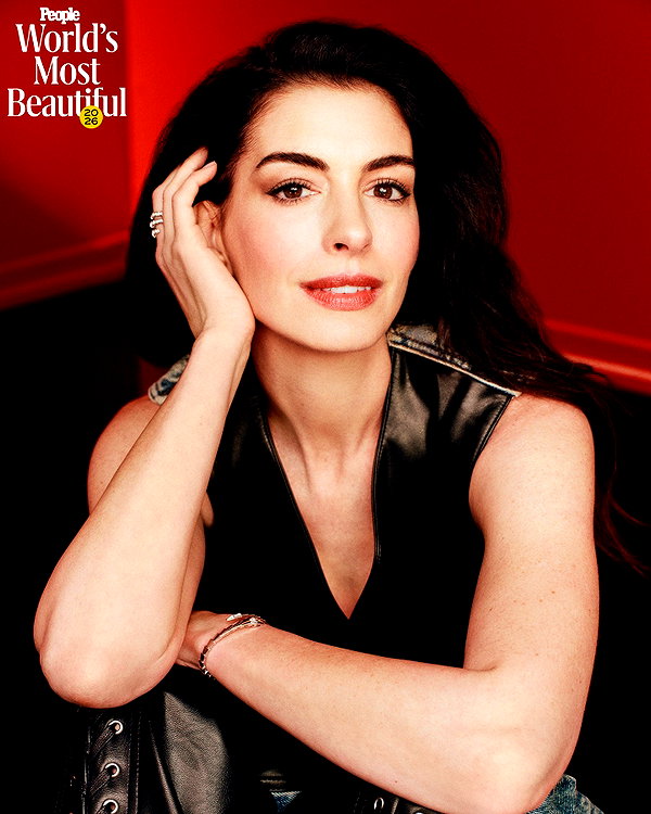 annehathaway instagram image archive image