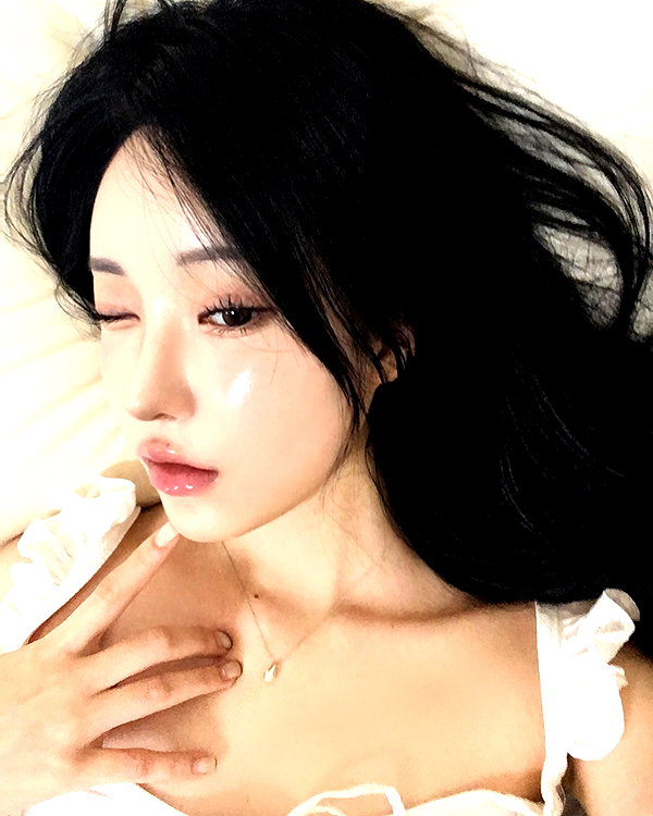daxbin instagram image archive image