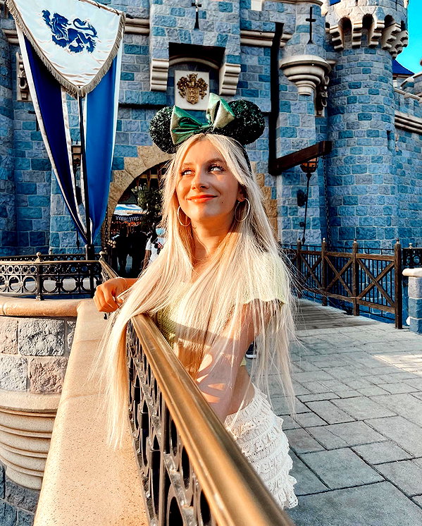 ellianawalmsley instagram image archive image