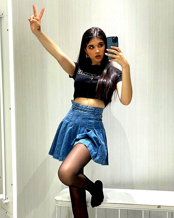 owlydiaa instagram image archive image