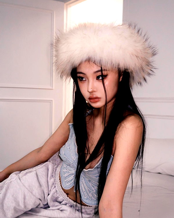 ll.lu1s instagram image archive image