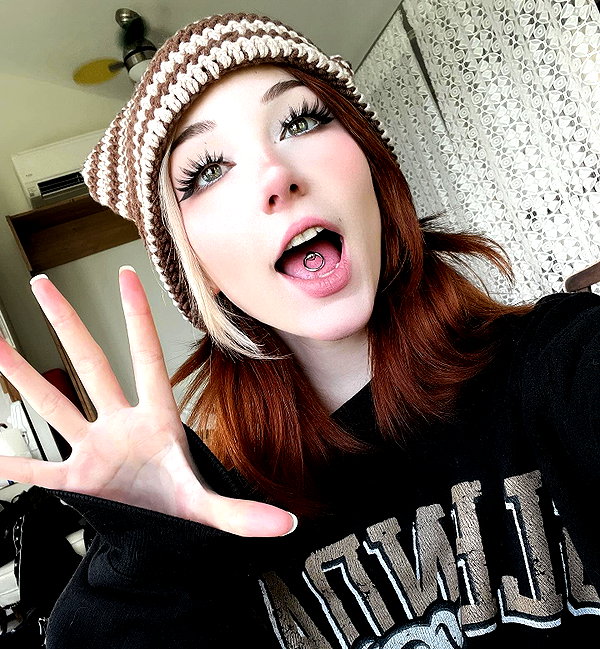 danielle.mercedie instagram image archive image