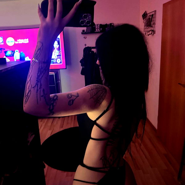 shawtysuzi instagram image archive image