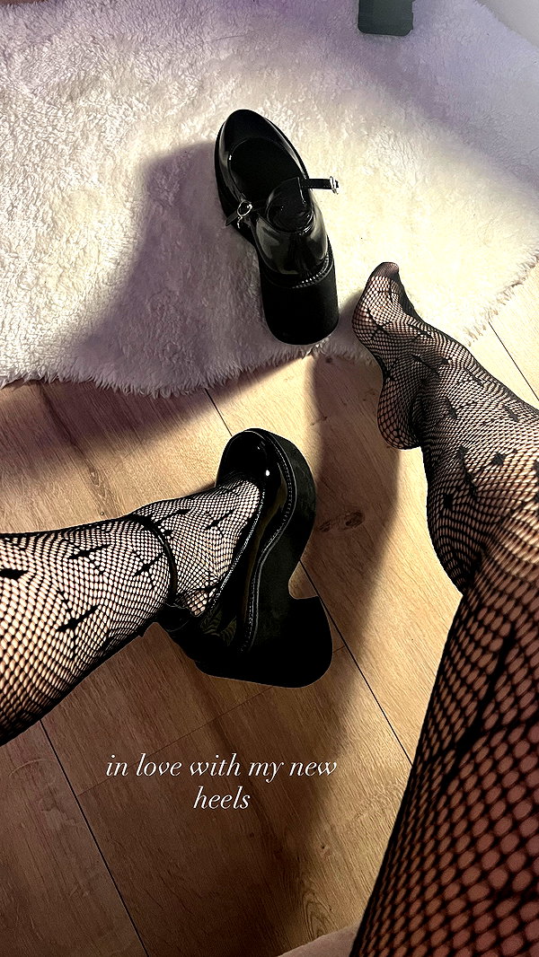 itsannaxvee instagram image archive image