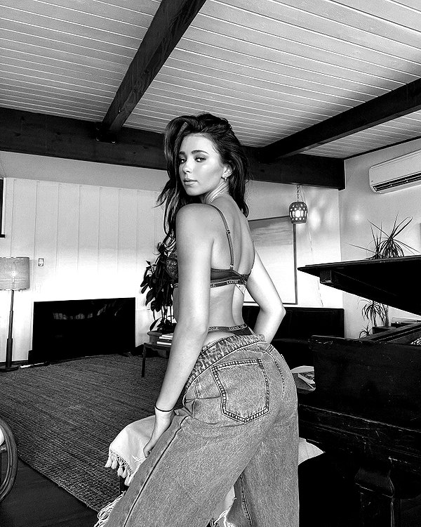chloerosenbaum instagram image archive image