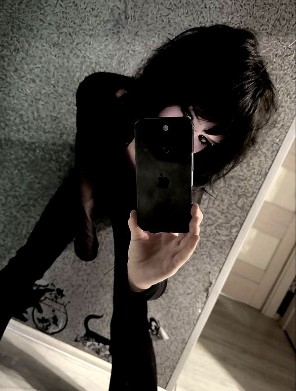 Archived image from @kk3tr1n4 on Instagram