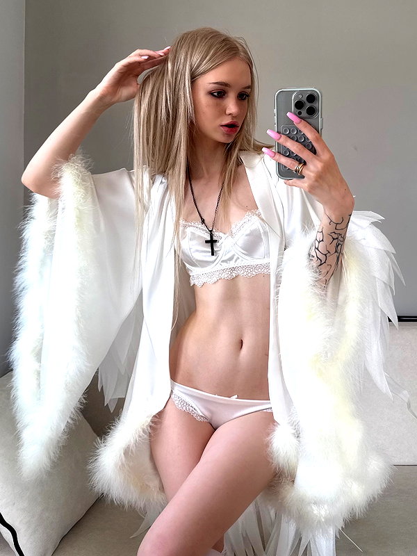 ti_joyy instagram image archive image