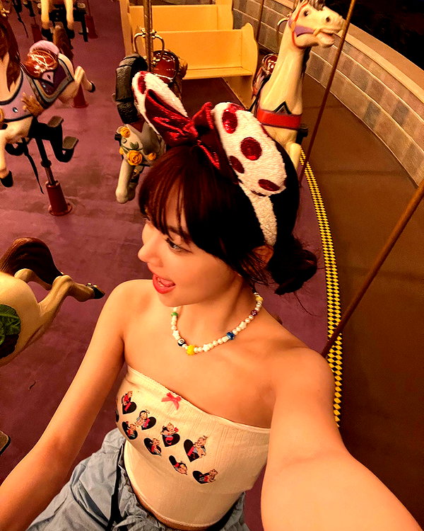 hhh.e_c.v instagram image archive image