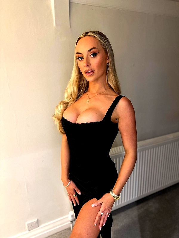 rhiannonbluee instagram image archive image