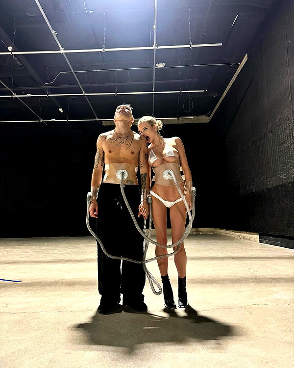 ch111oe instagram image archive image