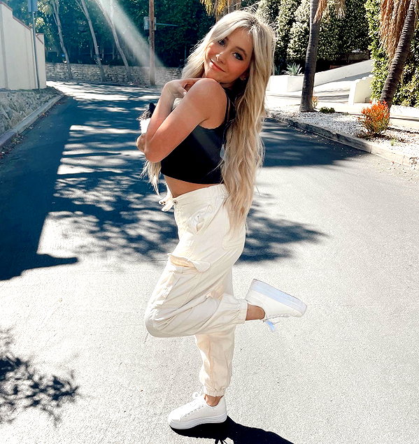 ellianawalmsley instagram image archive image