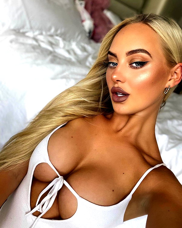 rhiannonbluee instagram image archive image