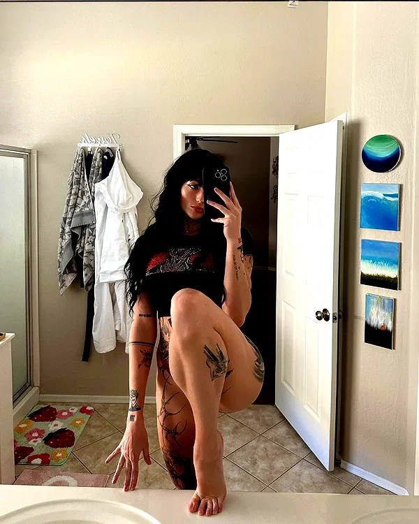 chica.niebla instagram image archive image