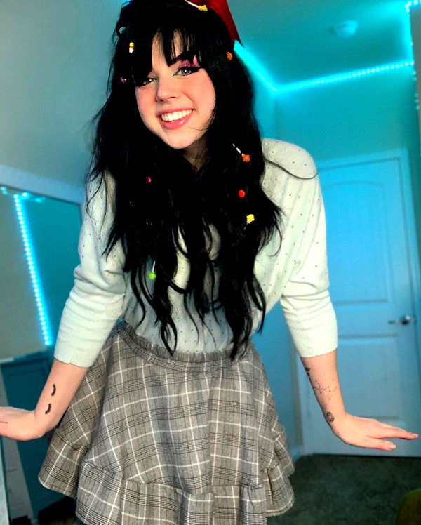 yeahimcaroline instagram image archive image