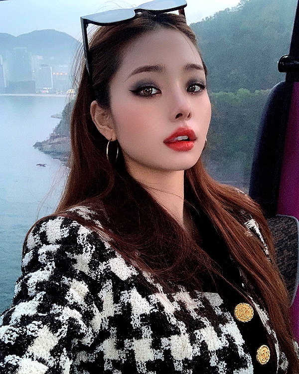 dear.zia instagram image archive image