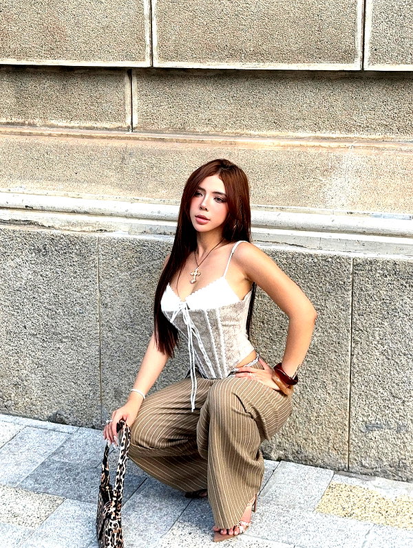 lyhythuedoxinh instagram image archive image