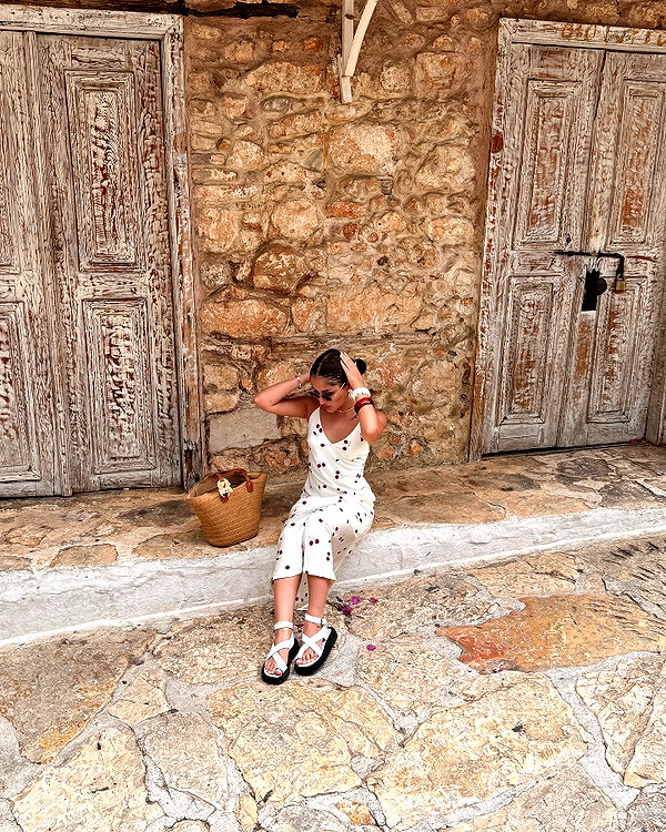 alishevs instagram image archive image