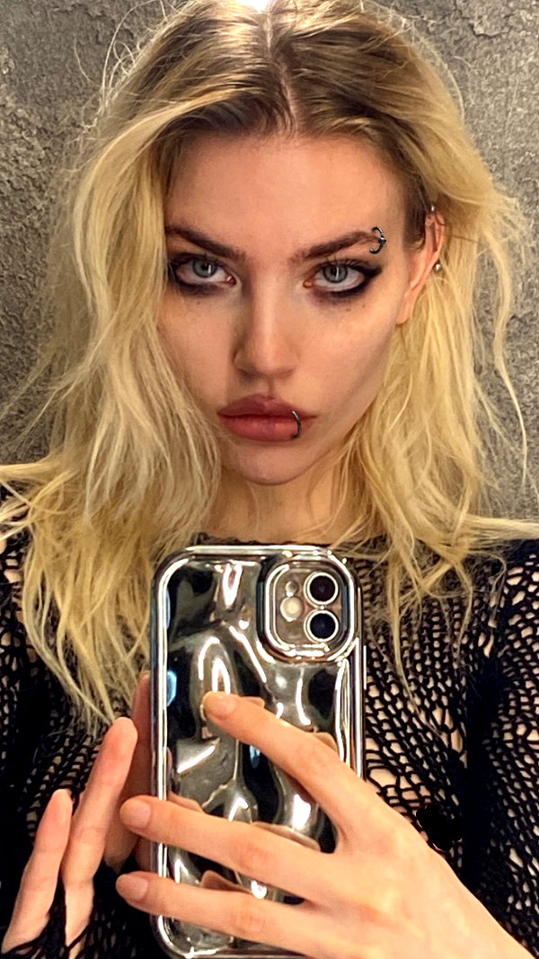 alien.hanna instagram image archive image