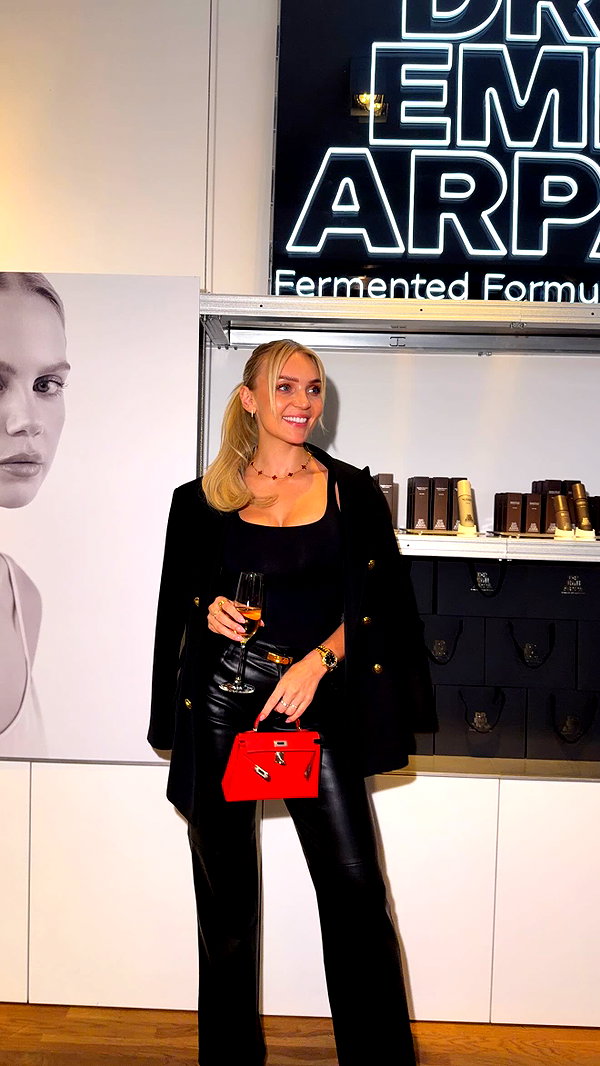 alexis.blond instagram image archive image