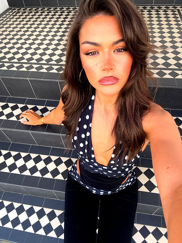oliviaphillipps instagram image archive image