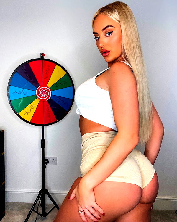 rhiannonbluee instagram image archive image