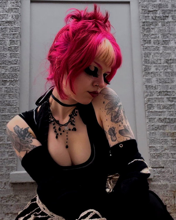 yeahimcaroline instagram image archive image