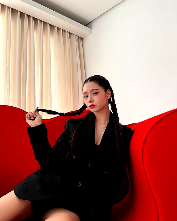 dear.zia instagram image archive image