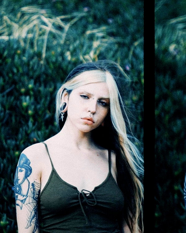 Archived image from @noyrll on Instagram