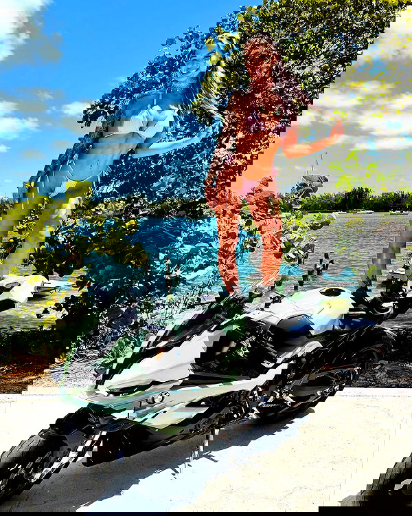 itshayleydavies itshayleydavies archive image